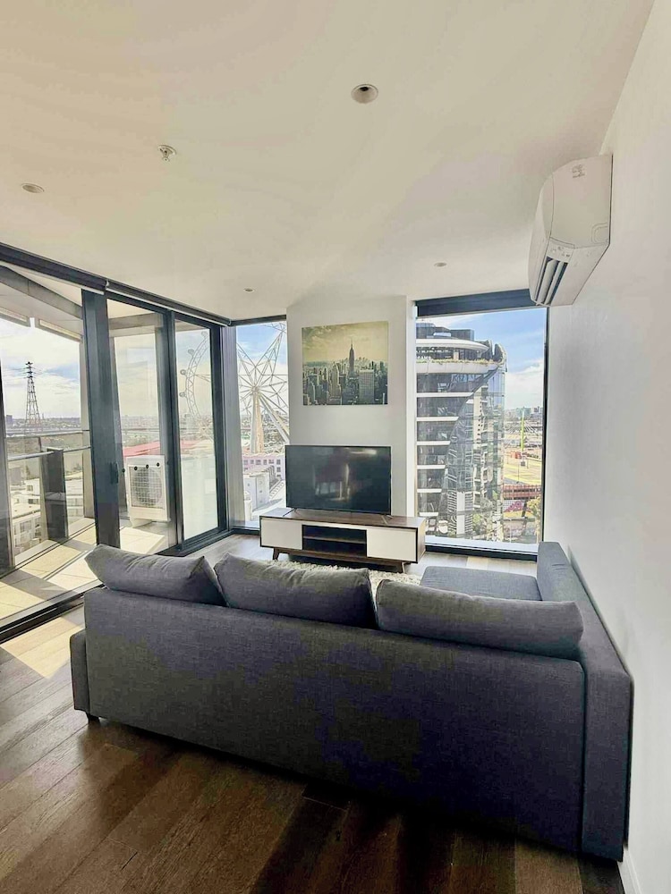 Cosy 2 Bedroom Apartment With Pool, gym and Sauna