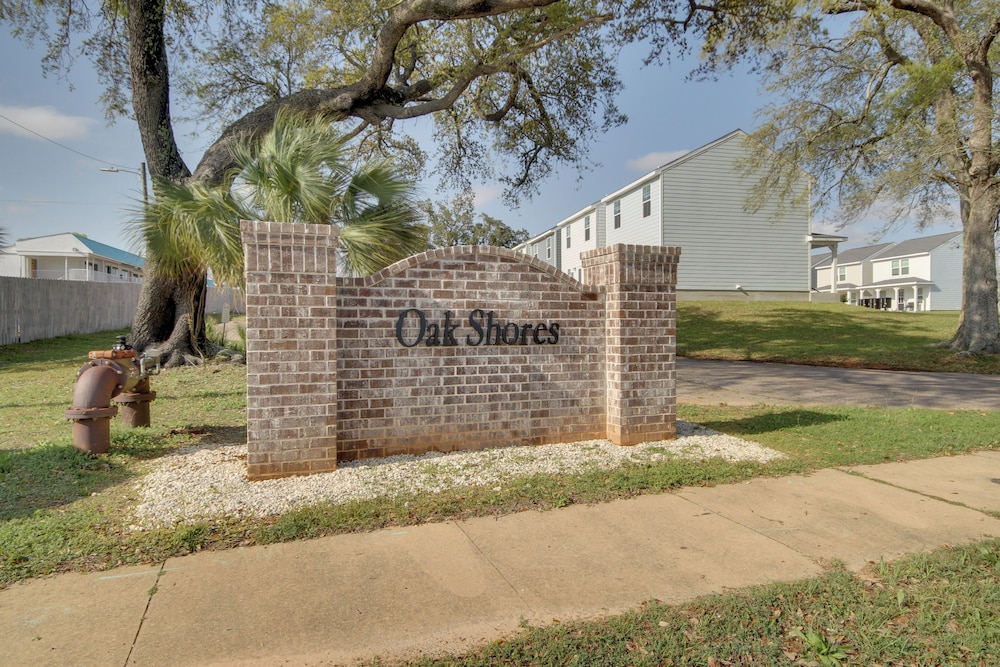 Near Beach & Casinos: Biloxi Condo w/ Pool Access