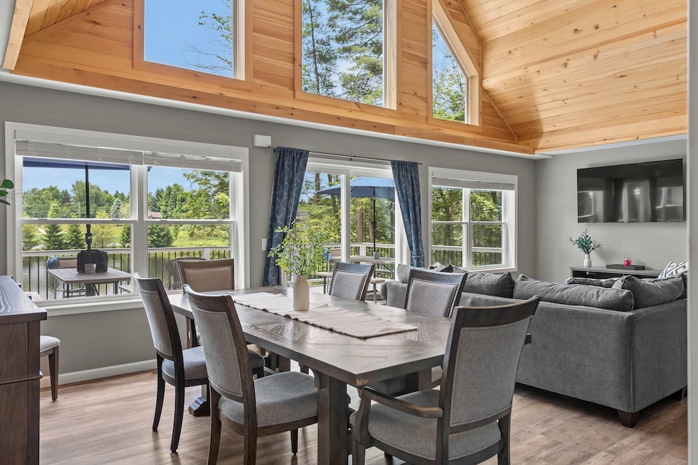 Nittany Cabin by Avantstay Lakefront, View, Firepit
