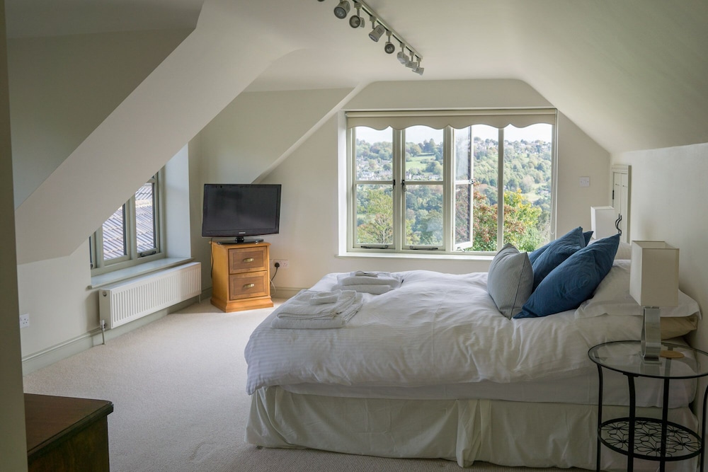 Stroud Vacations - The Retreat - Property Image 2