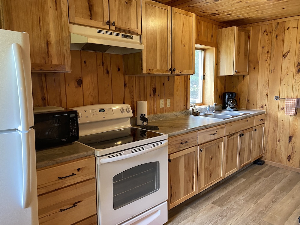 Gunflint Lodge & Outfitters