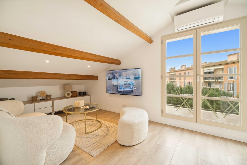 Bright Apartment - AC- 2P - Center of St Tropez