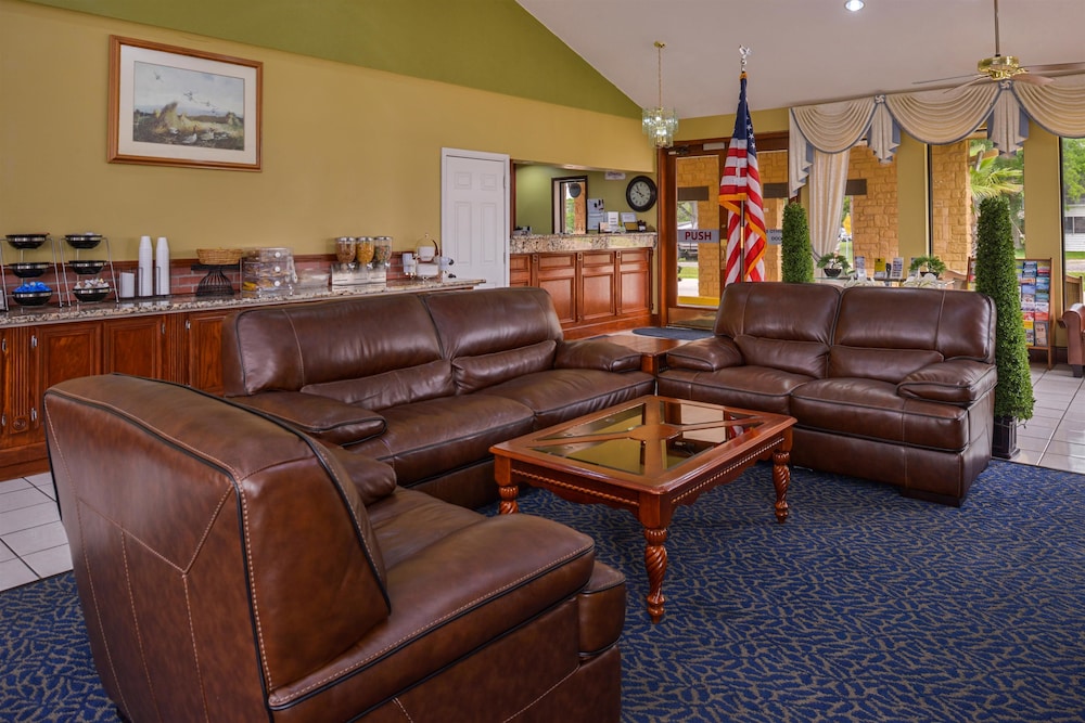 Americas Best Value Inn West Columbia view 3