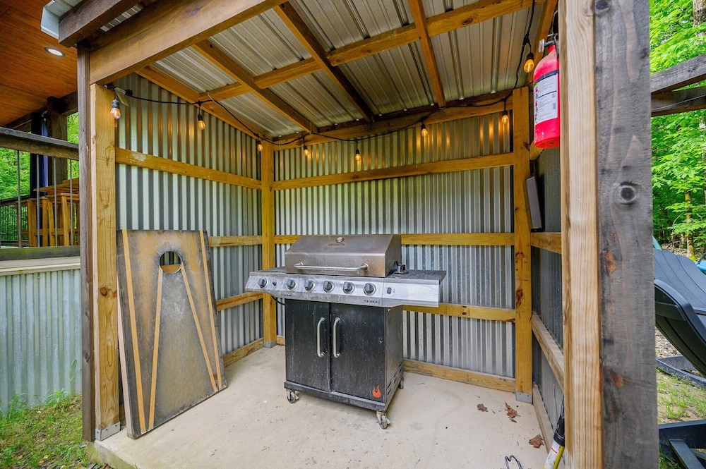 Stardust Hollow Cabin for 14