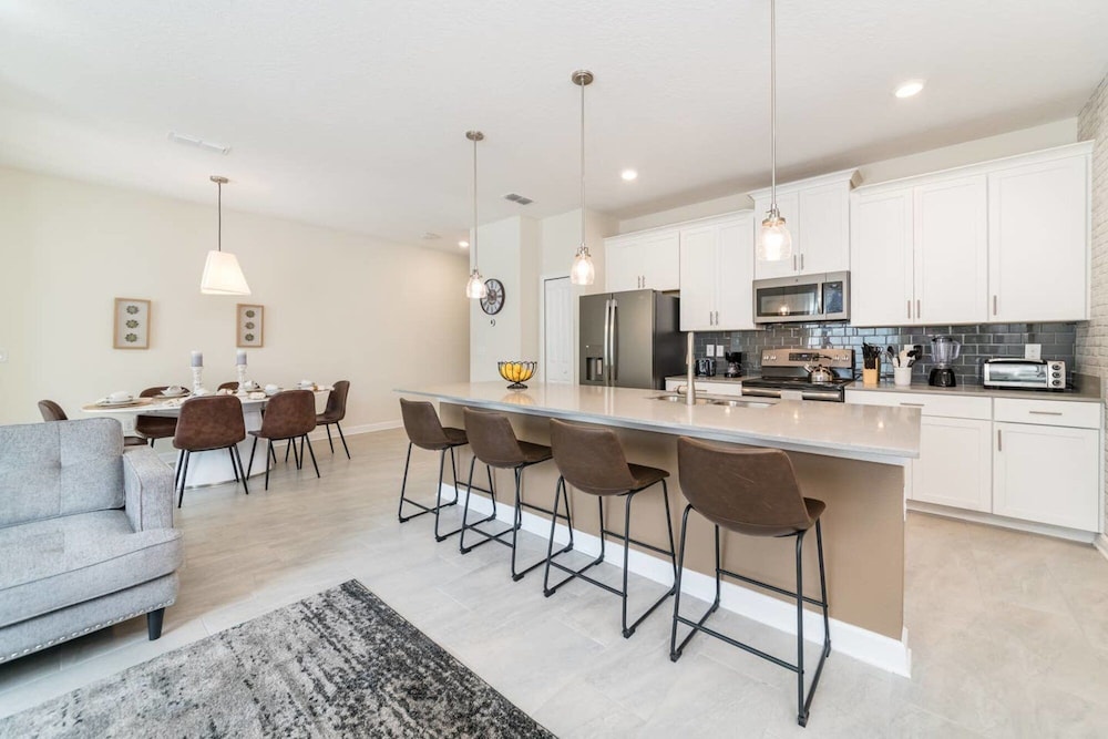 Beautiful House in Storey Lake Near Disney - Image 4