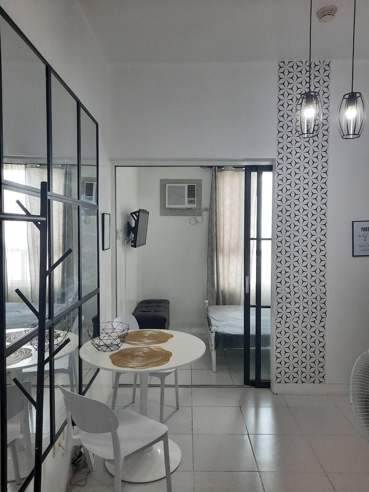 Staycation in Style With Fast Wifi & Netflix