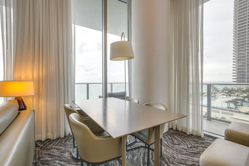 Steps to Sand: Ocean-view Condo in Hollywood