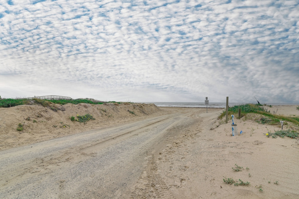 Walk to Coast: Crystal Beach Gem w/ Deck & Views