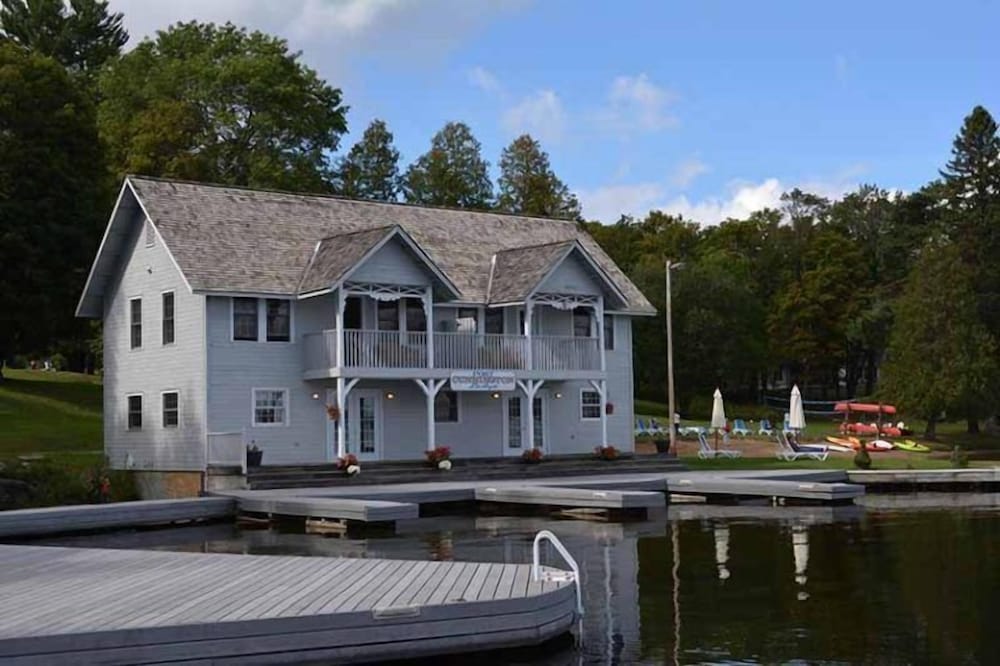 Port Cunnington Lodge