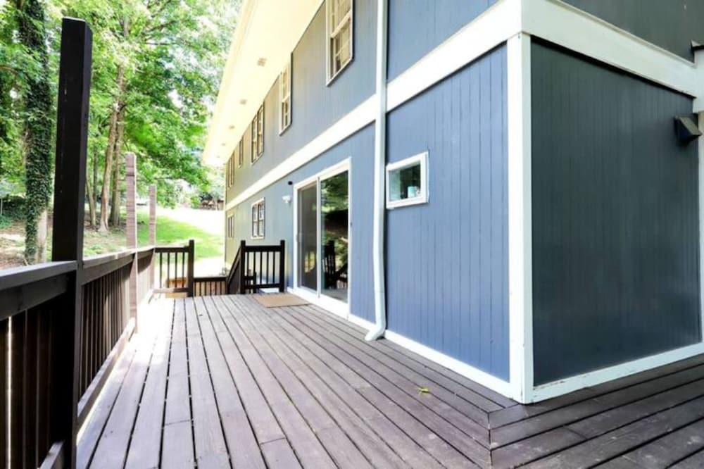 1303 Colony Dr Marietta - Full Home