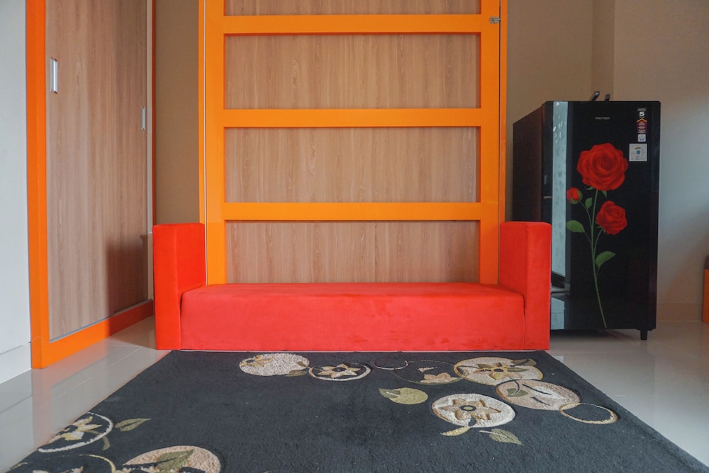 Cozy Studio Apartment At LRT City Jatibening