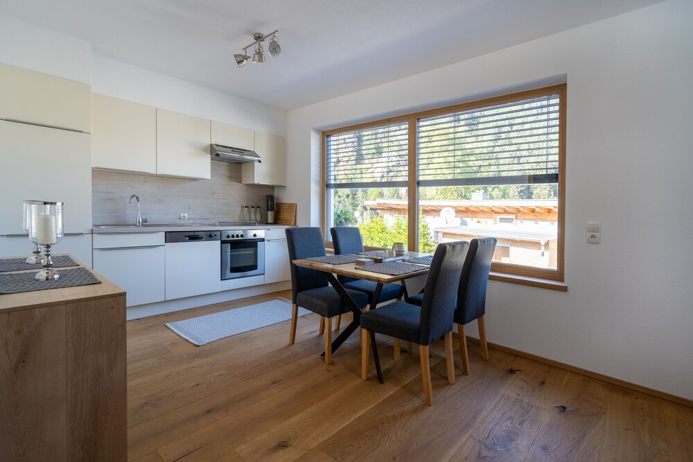 Mountain Living Apartments - Ski-In & Ski-Out