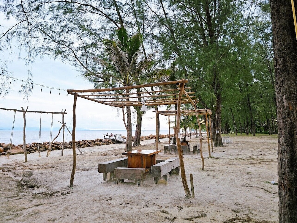 Suvarn Gleaw Thong Resort