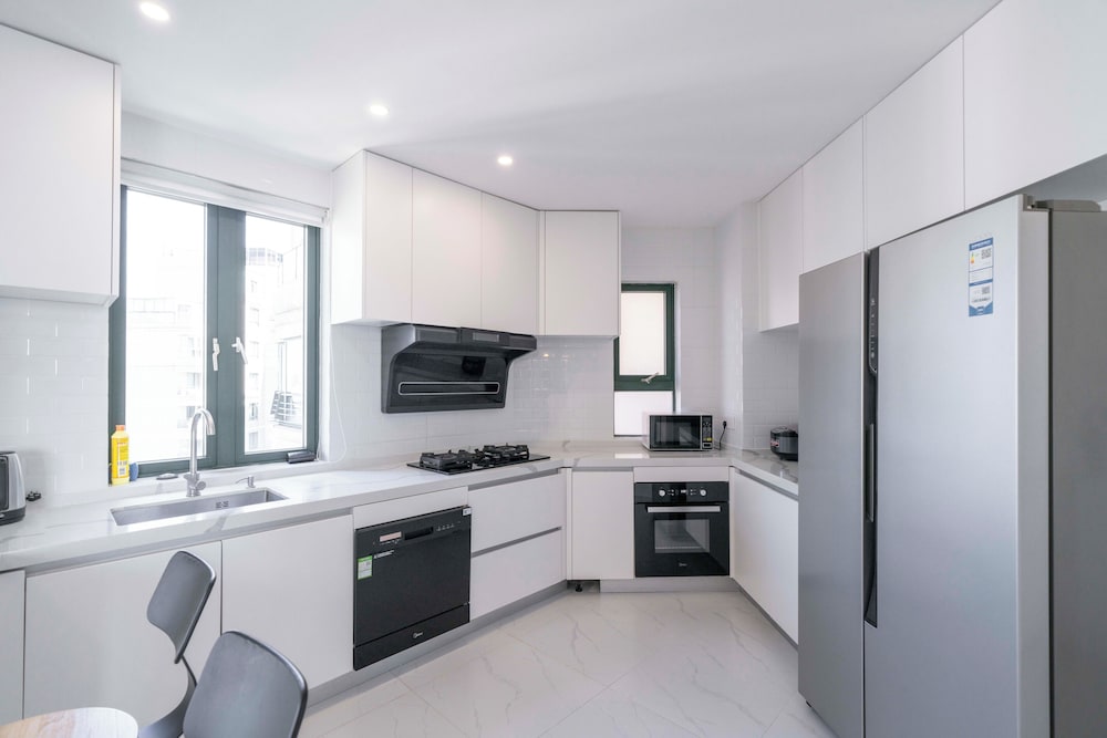 Tyms 3BR 2BA Apt Novel Garden Metro