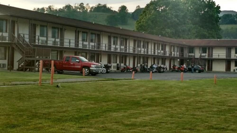 Marlinton Motor Inn