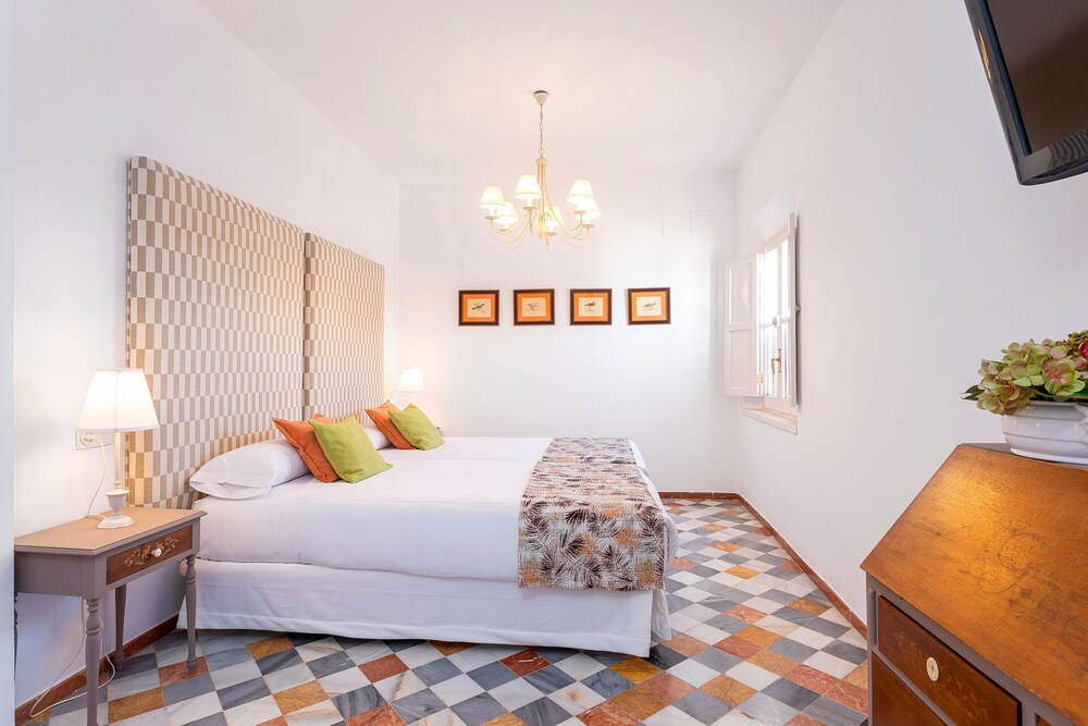 Traditional House With Private Terrace. Campamento