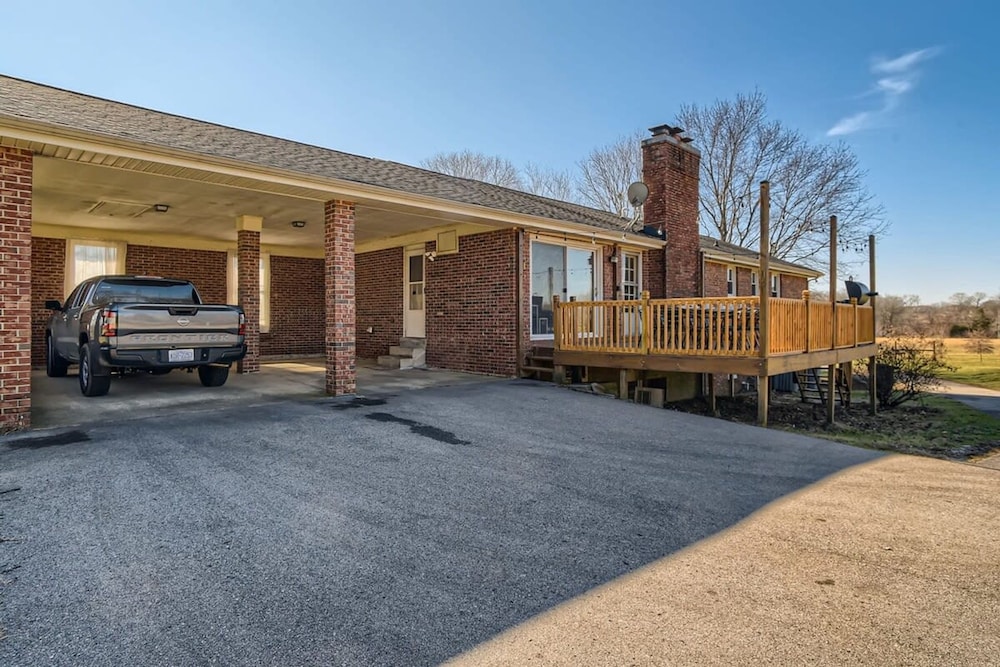 1 Country House Game Room BBQ Near Nashville TA