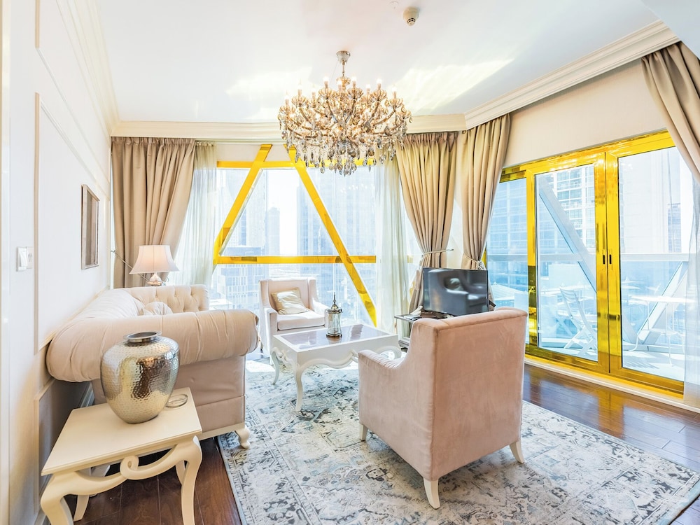 Luxury Spacious Condo in the Iconic Park Towers
