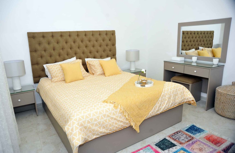 Amazing one Bedroom Apartment in Amman,elwebdah 6 view 4