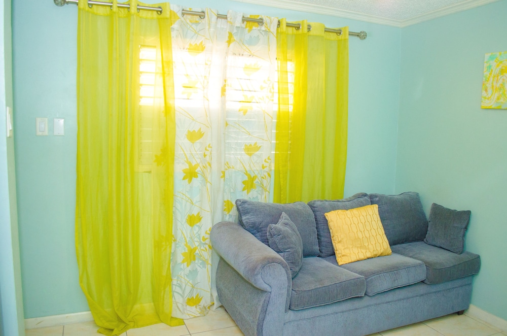 Centrally located Oakland Guest Apartment I view 5