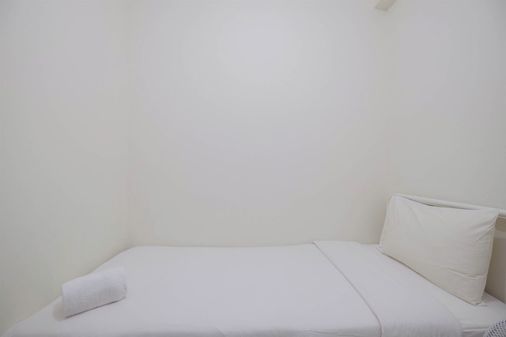 Modern Look 2BR at Podomoro Golf View Apartment