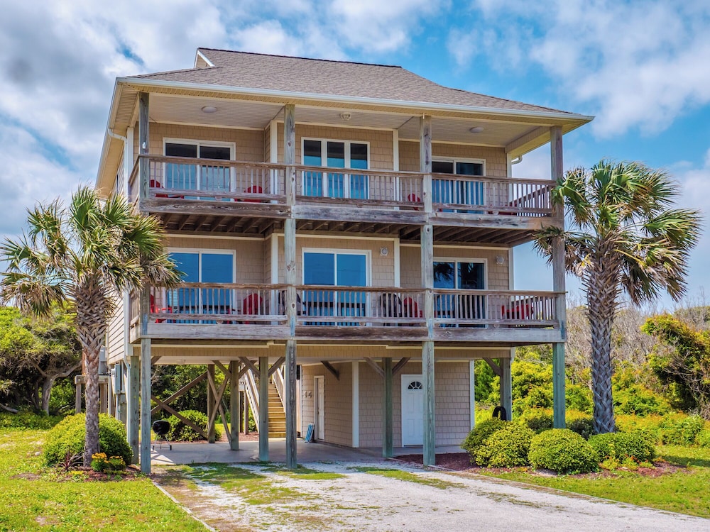 Pelican Palms by Topsail Realty