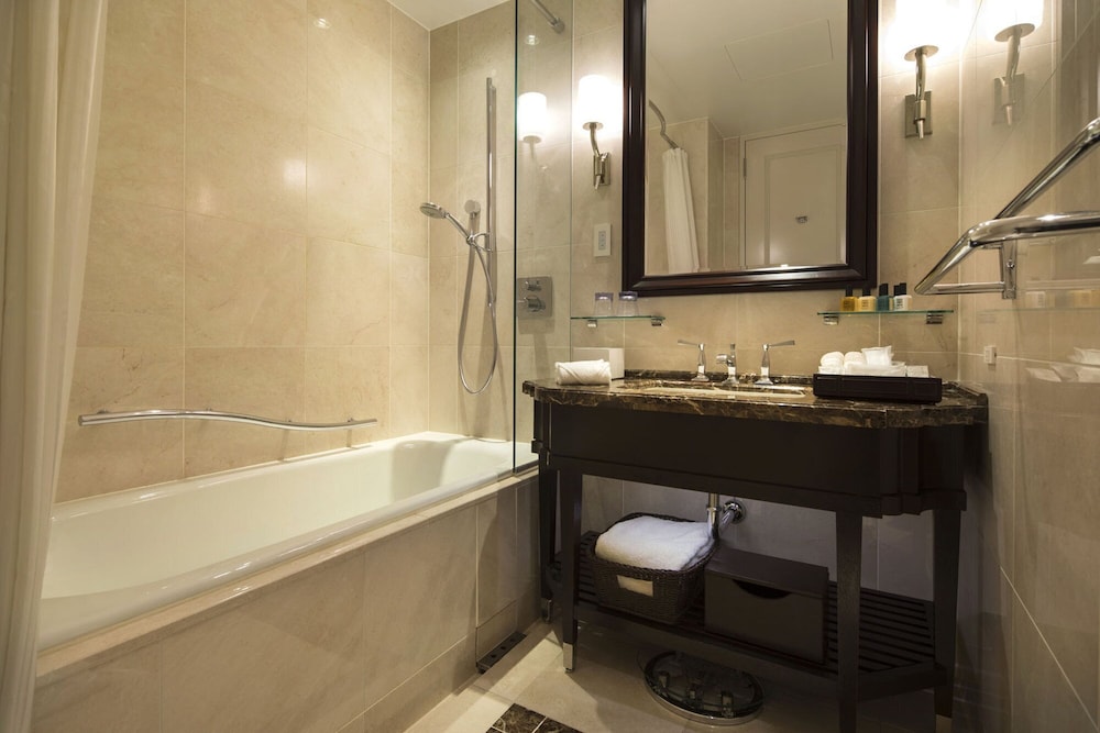 The Tokyo Station Hotel 53