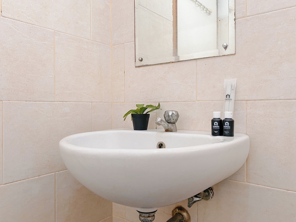 Good Deal And Homey Studio Apartment At Margonda Residence 1