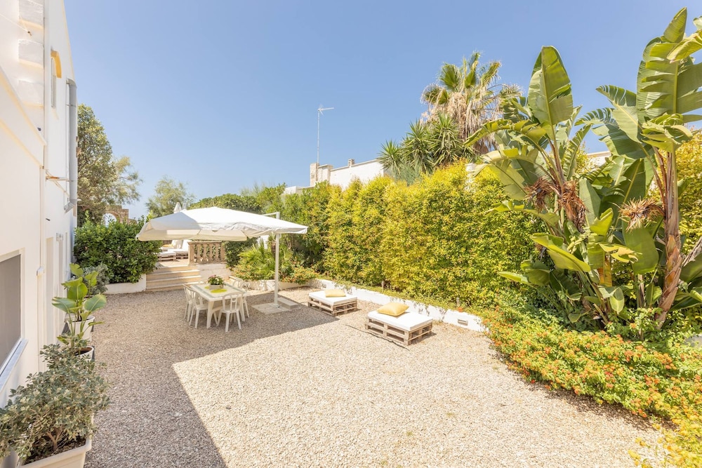 Belvedere - Seafront Apartment - 3 Places