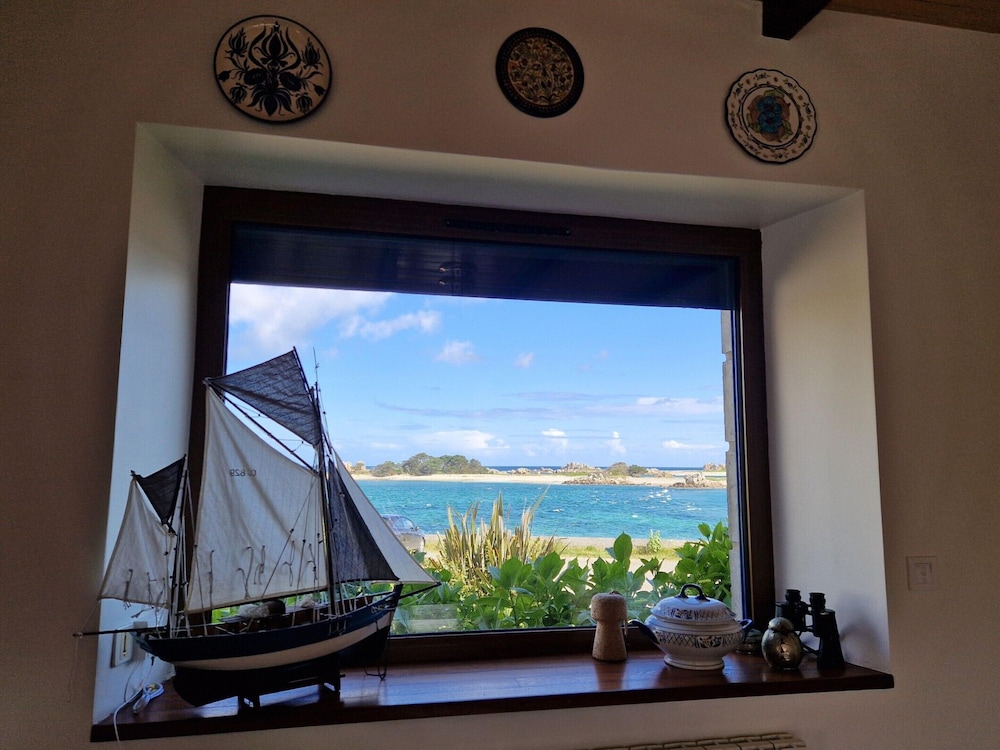 Breton Holiday Home With Fantastic sea View view 4