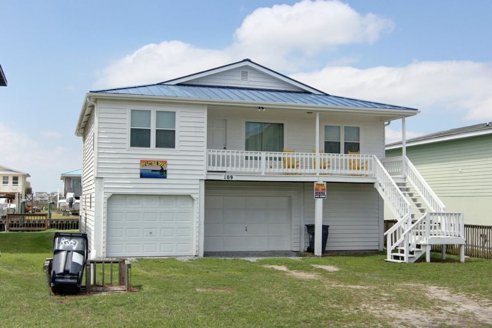 Do-little Dock 3 Bedroom Home by RedAwning view 5