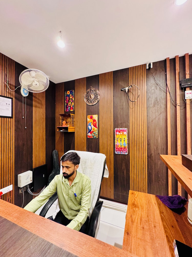 Hotel Ellora Inn Best Hotel In Sultanpur