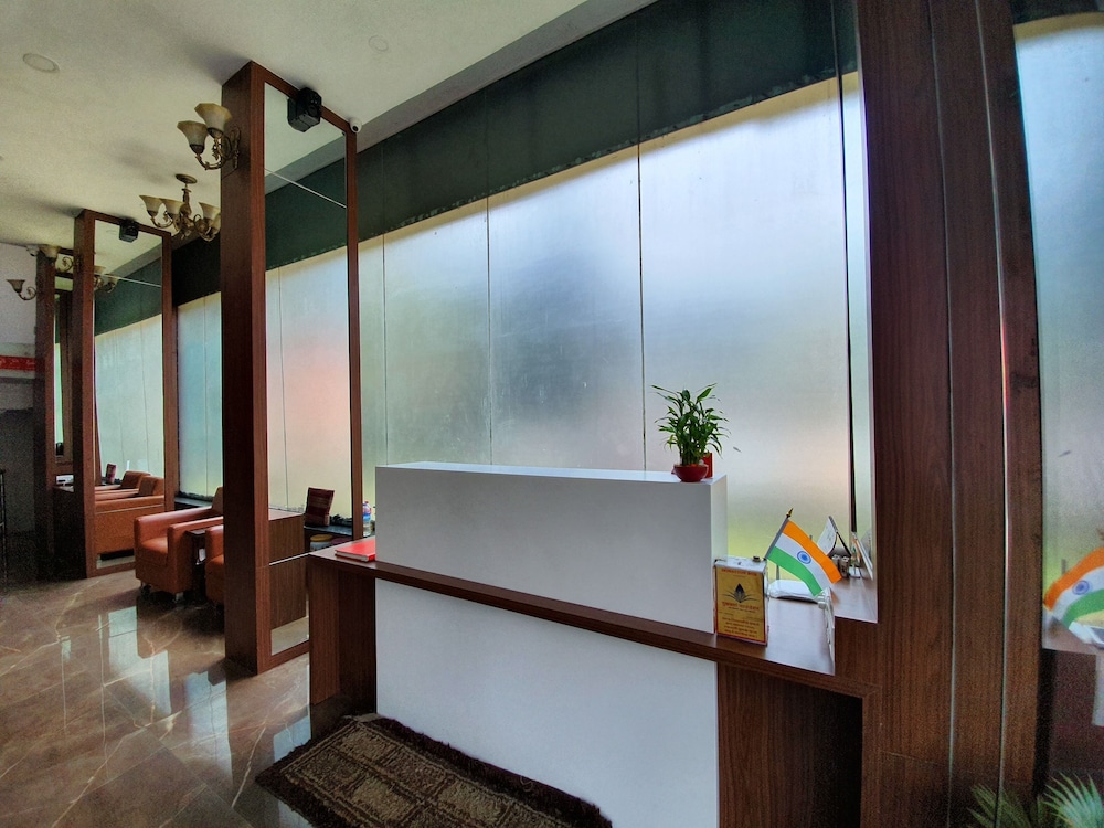 Lobby & Reception