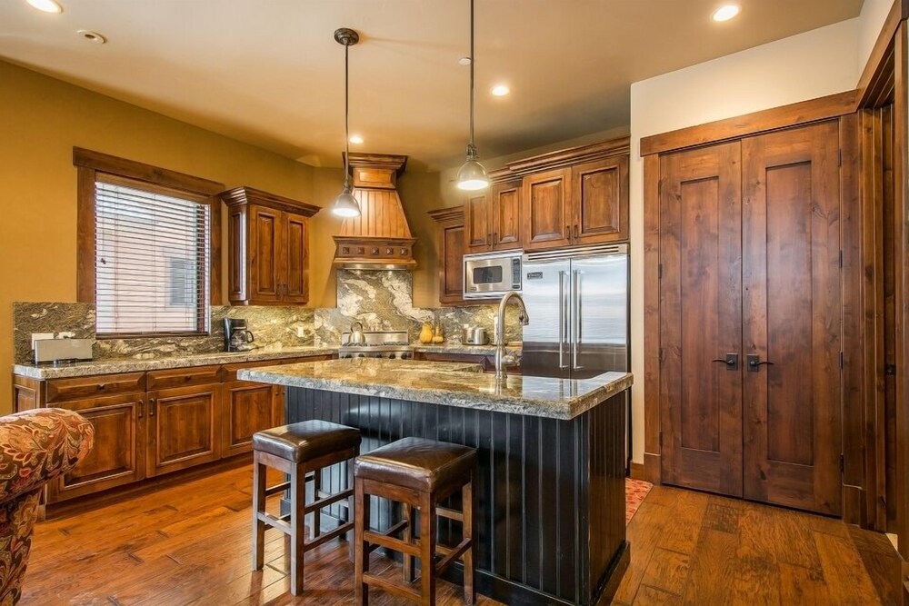 Park City Townhouse w/ Luxurious Amenities! view 2