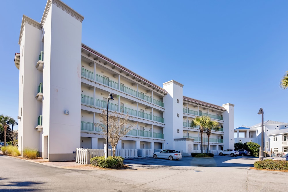 Walkable Condo w/ View Btwn Rosemary & Alys Beach!