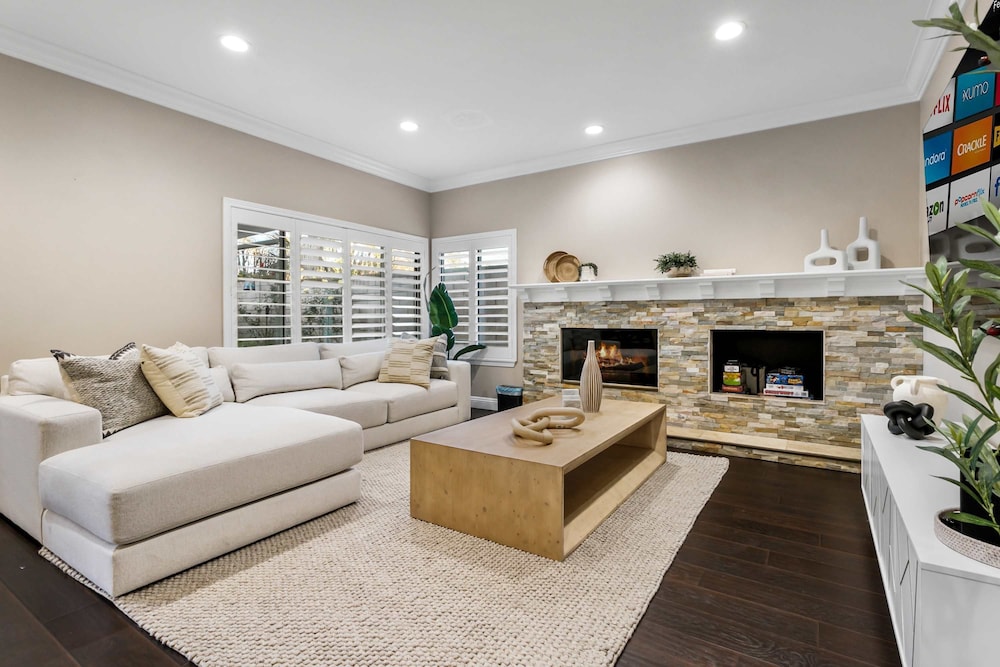 Luxury Pool Home w Theater Games Mountain View