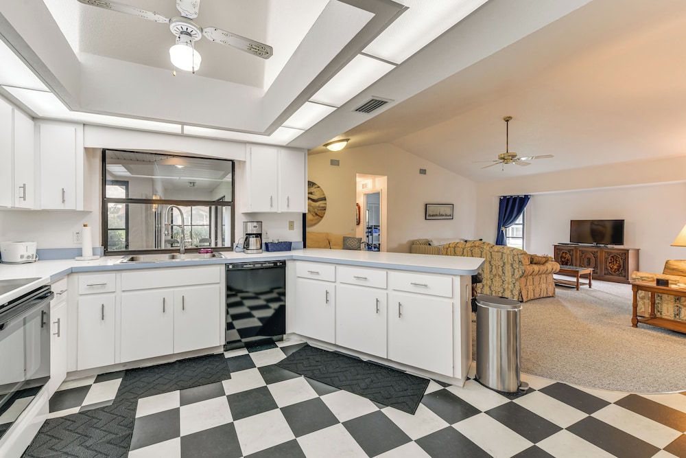 Sunroom & Dock! Canal-front Home in Port Charlotte