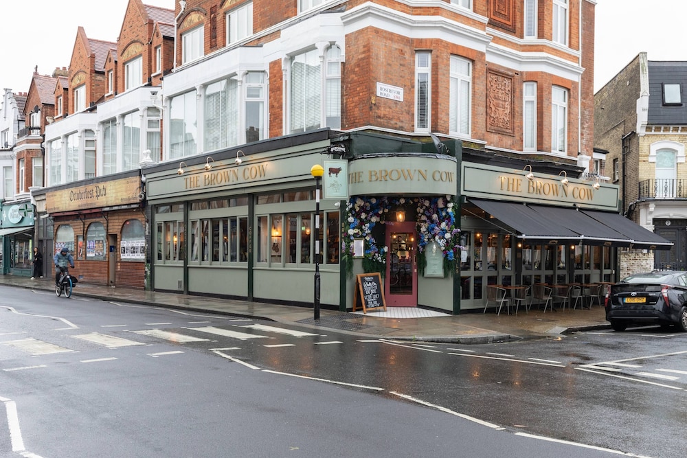 Chesilton Road by Onefinestay
