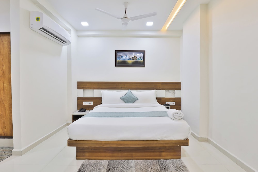 Hotel SR Radhey