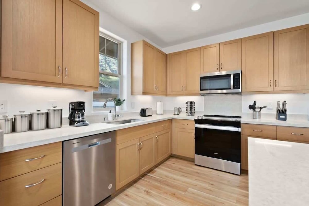 @ Marbella Lane - Serene & Lovely MT + Ocean Views