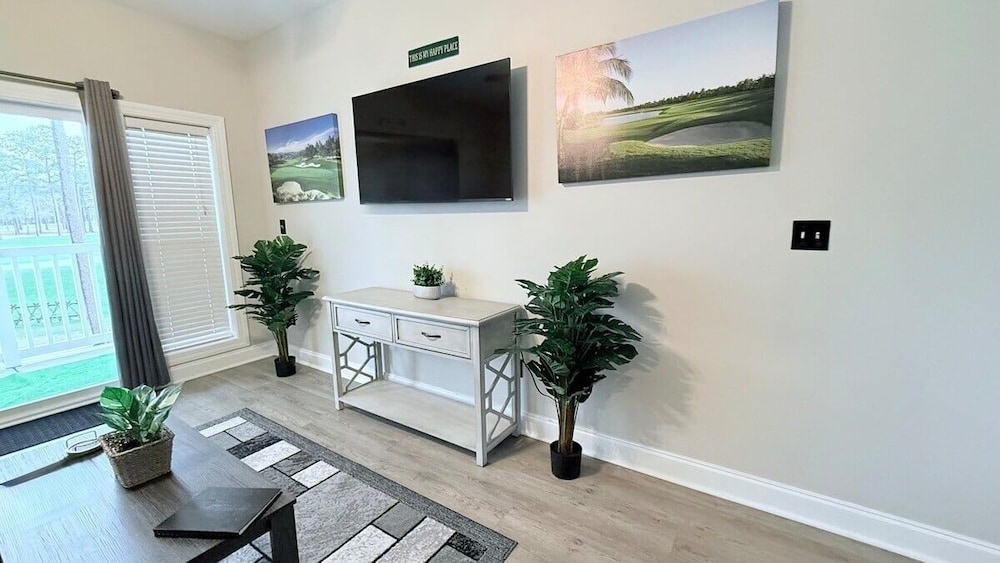 World Tour 100-201a 3 Bedroom Condo