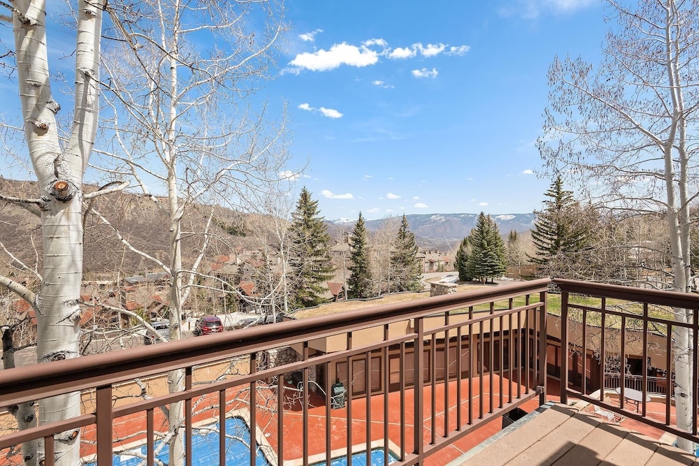 Fanny Hill Pool View Townhome With Ski Access by The Woodrun V Townhouses by RedAwning view 2