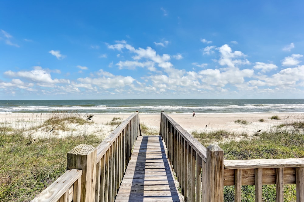 812 S. Fletcher - 3 Br Cottage