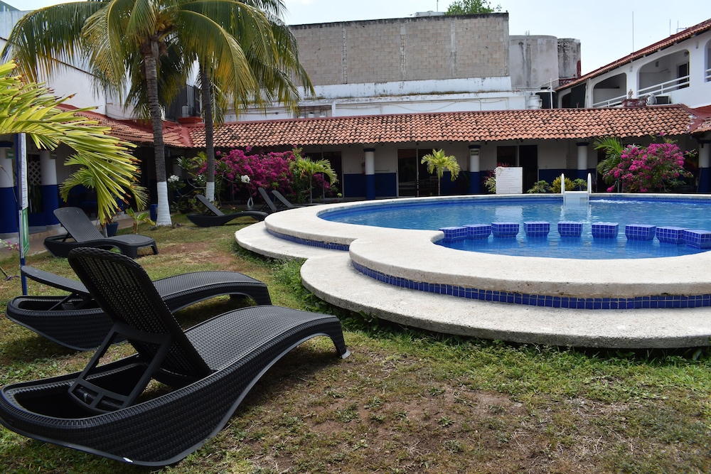 Hotel Plaza Almendros, Isla Mujeres - Image 1