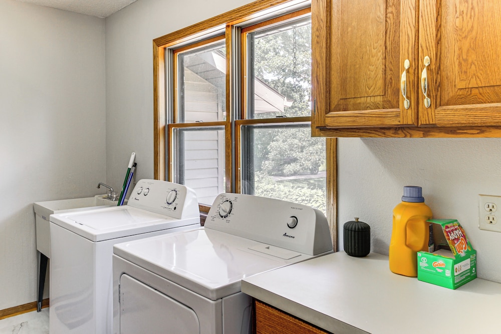 Hot Tub & 2 Recreation Rooms: Spacious Onamia Home