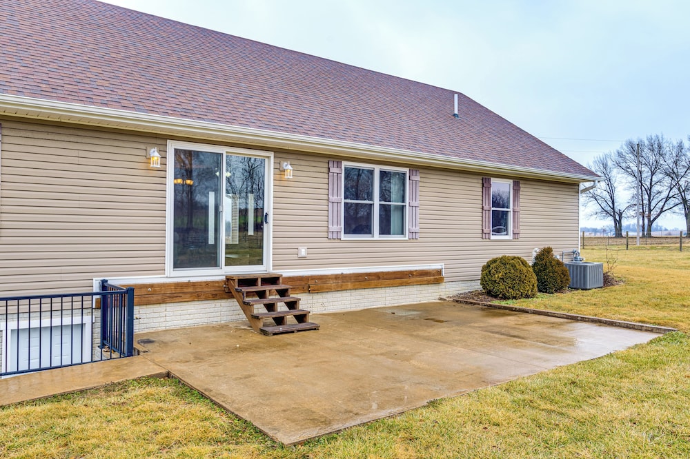 Meadow Edges w/ Yard & Views in Odon