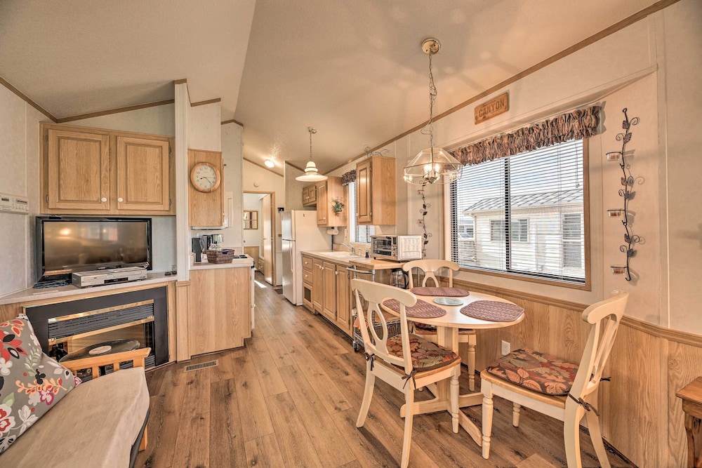 Relaxing Abode in Show Low: Quiet, 55 + Community!
