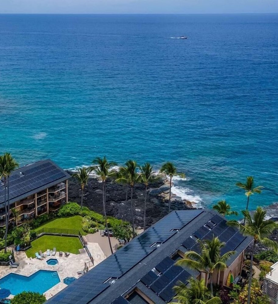 Kona Makai 1-204 Oceanview! AC! Remodeled! 2bd/2ba