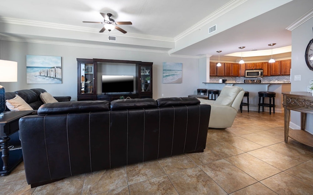 The Oasis 1712 Formerly Phoenix West Ii 1712 4 Bedroom Condo