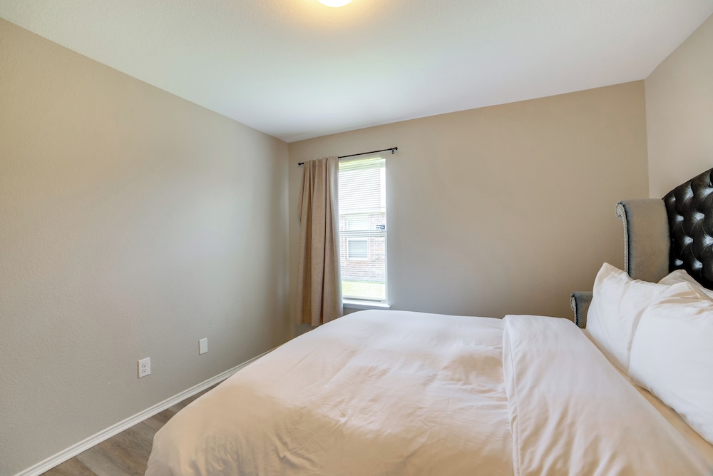 Quiet Suburban Home w/ Private Yard in Seagoville!
